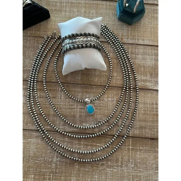 The Taylor Necklace Collection - Picture 6 of 9